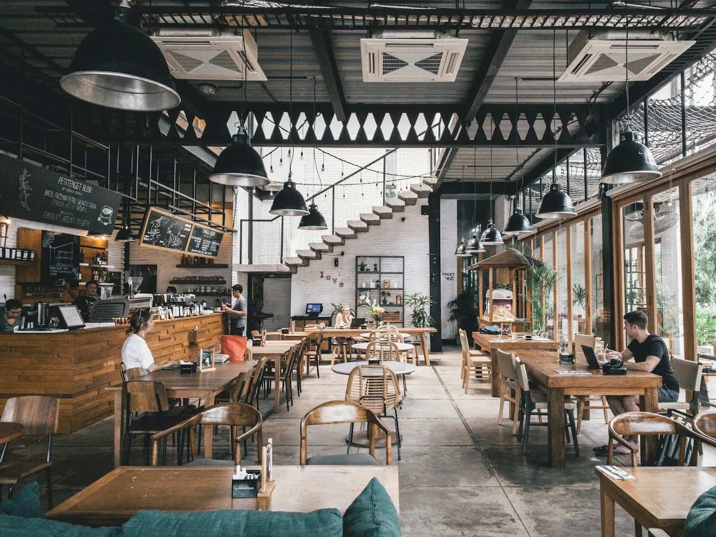 Inside Hungry Pizza